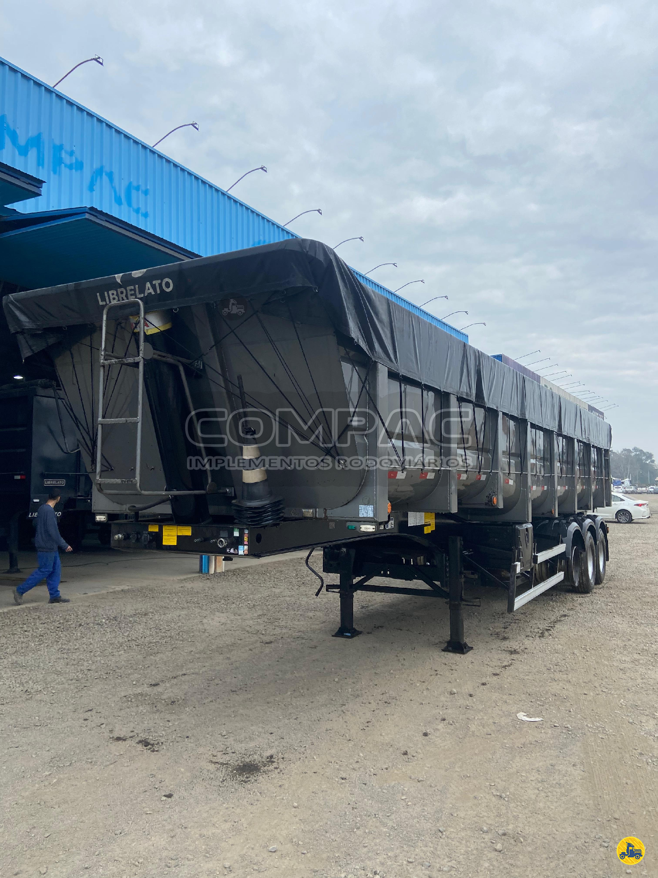 BASCULANTE de Compac Implementos Rodoviários - Librelato